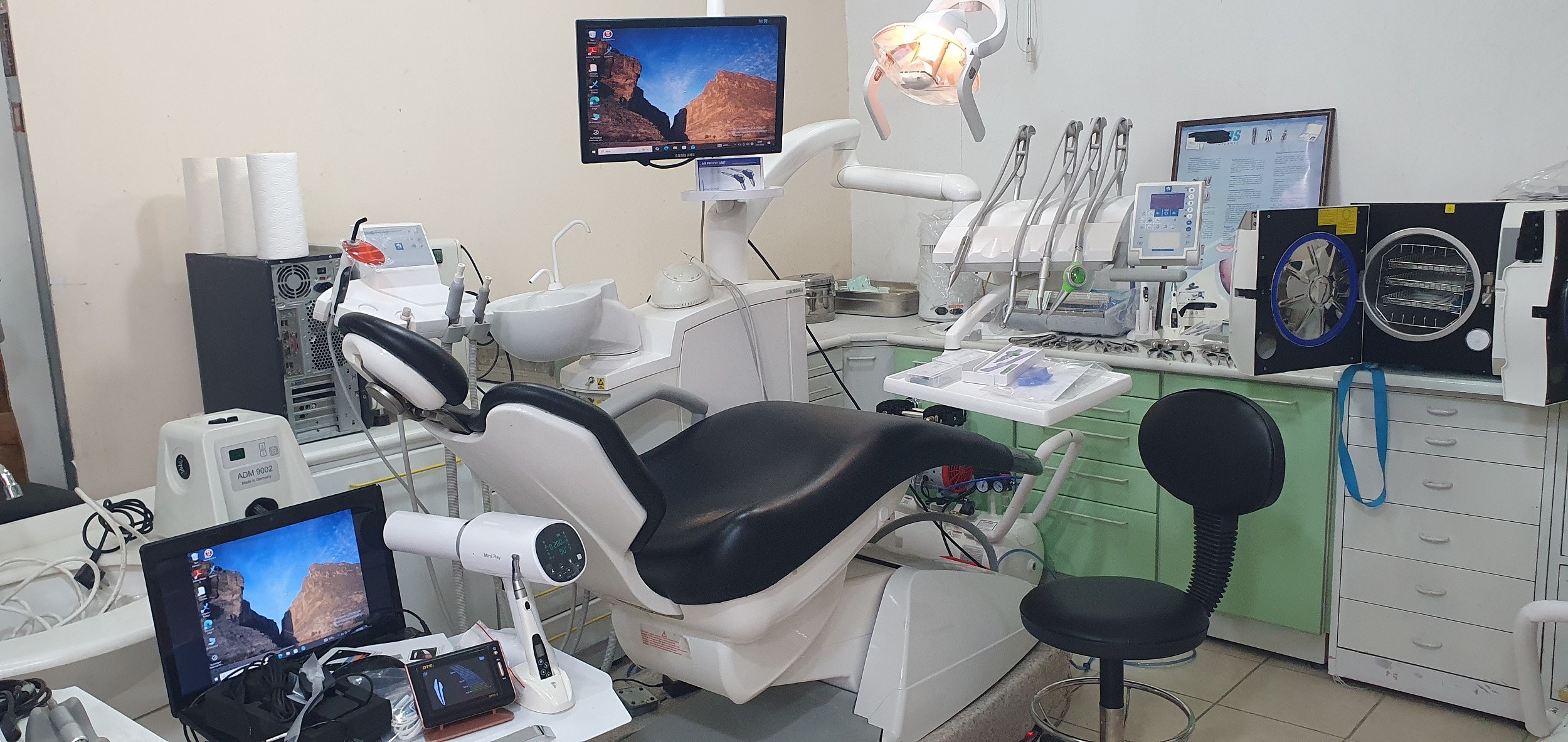 KOMPLE KLİNİK MALZEMELERİ 2.EL İTALYAN STERN WEBER SİYAH DİŞ ÜNİT RVG SENSÖR OTOKLAV PORTATİF RÖNTGEN